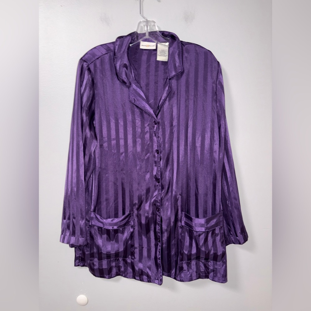 Jaclyn Smith‎ Purple striped satin button up pajama top vintage women’s M cozy